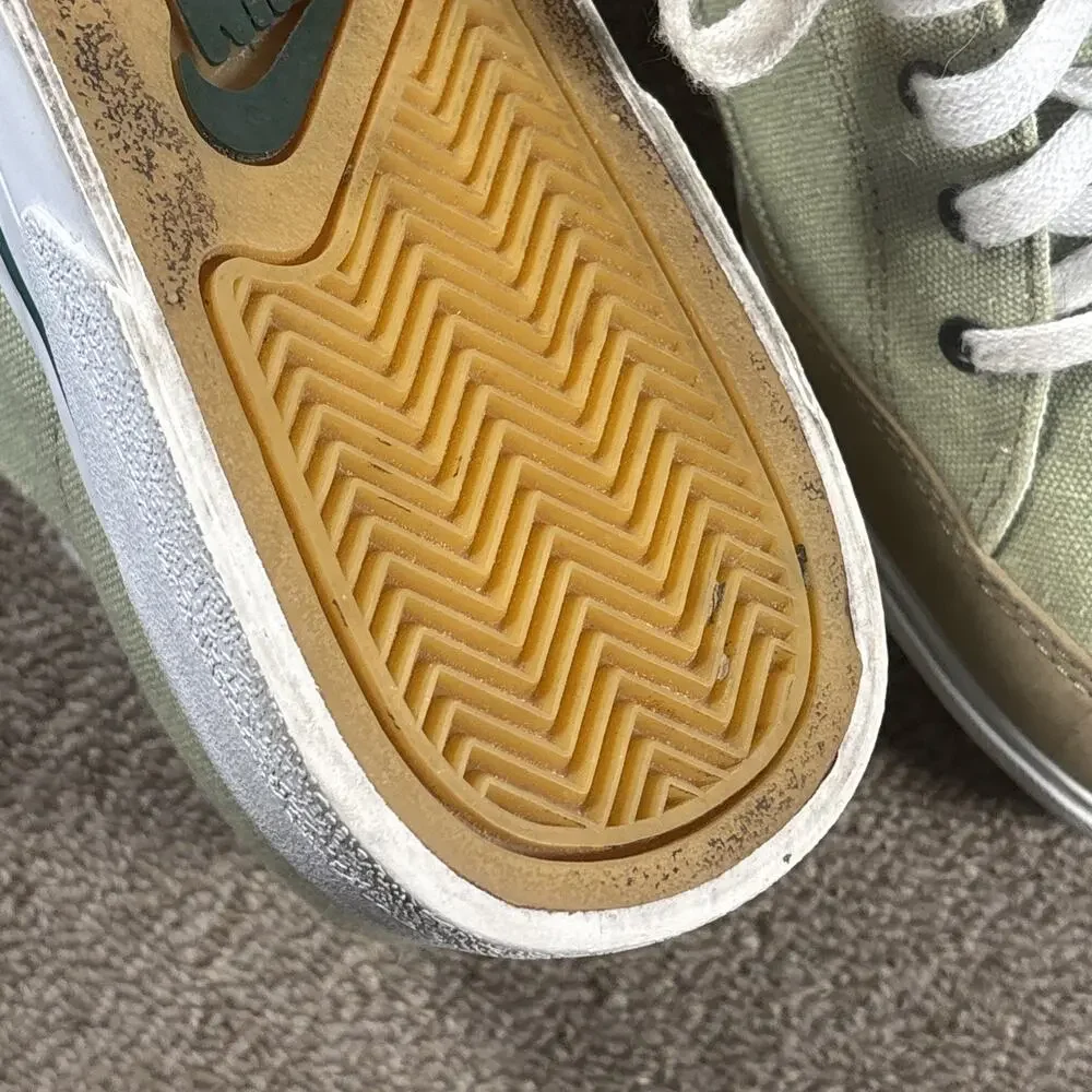 Vintage NIKE GTS Men’s Canvas Skate Shoes Sage Green Brown Plaid Lined 8.5